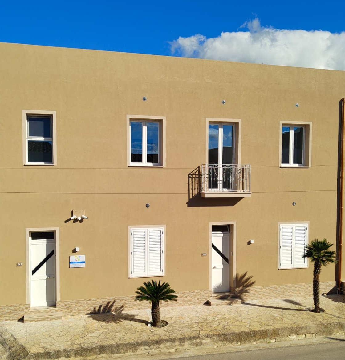 Esterno dello studio in Via Capitano Rizzo, Fulgatore