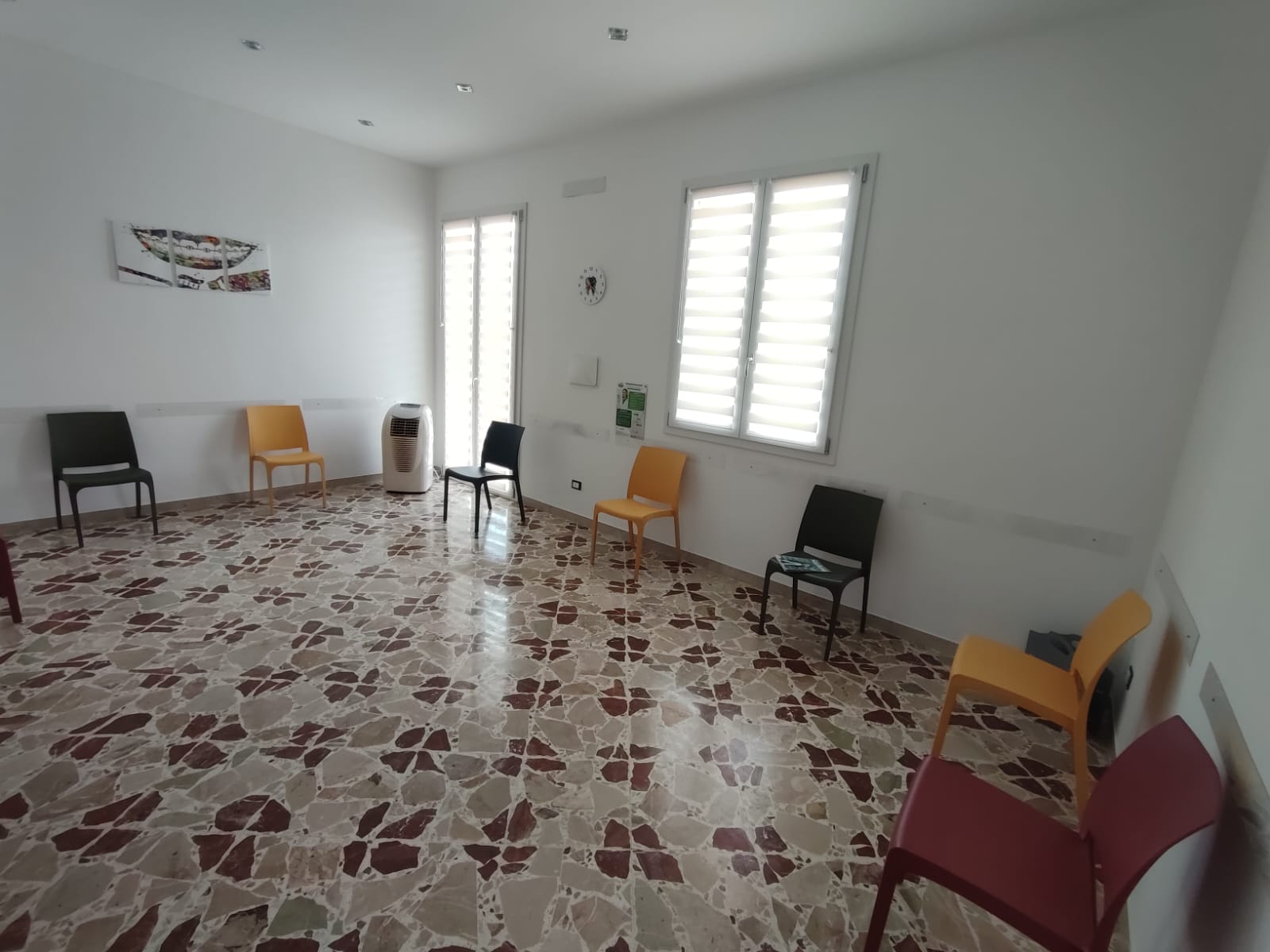 Sala d'attesa dello studio odontoiatrico a Fulgatore